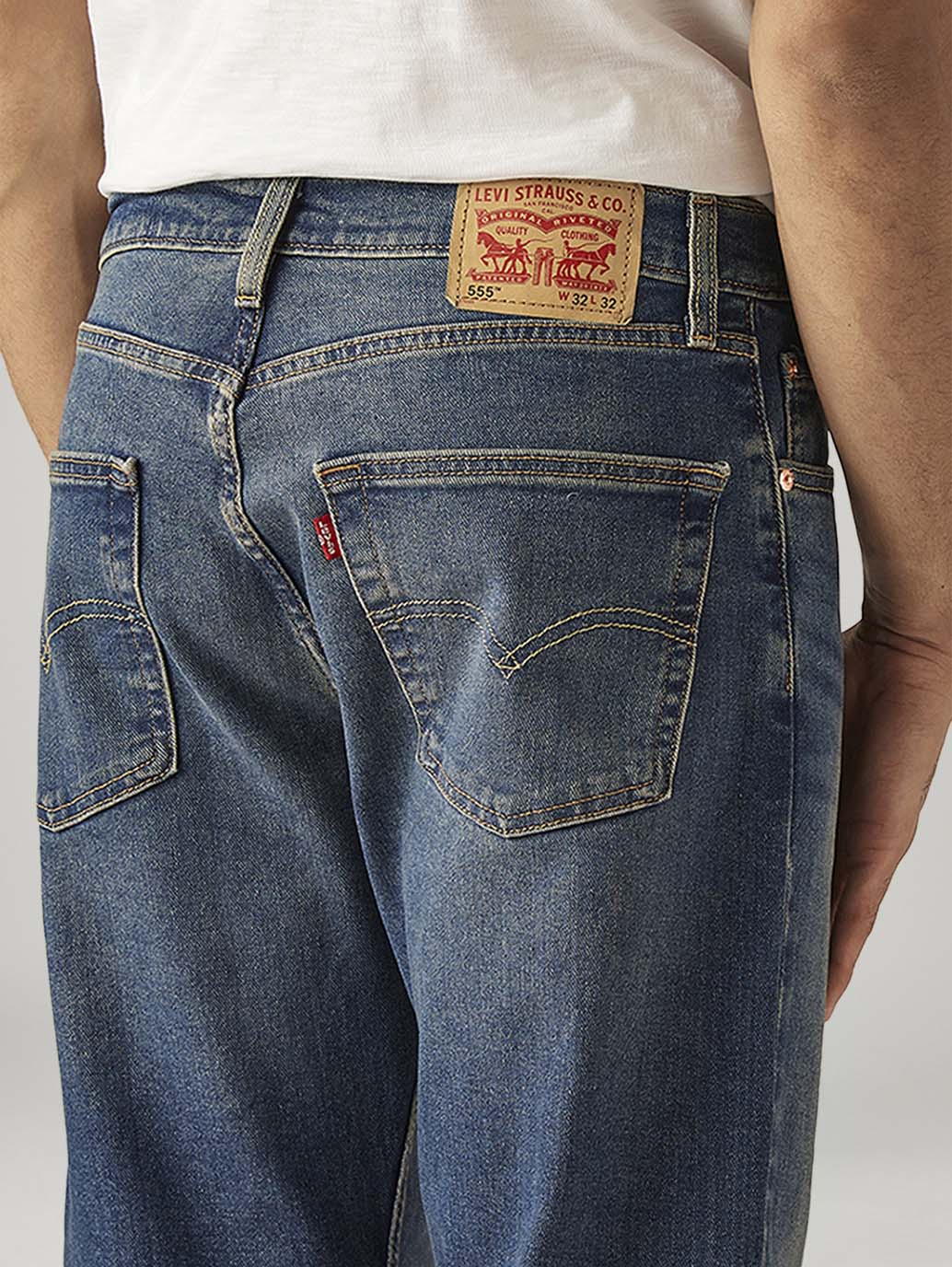 Men's 555 Blue Relaxed Straight Fit Mid Rise Jeans